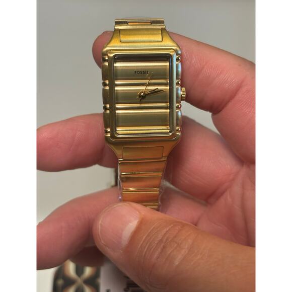 Fossil Raquel ES5389 — All-Gold Tone, 23 mm Rectangular - Picture 3 of 17